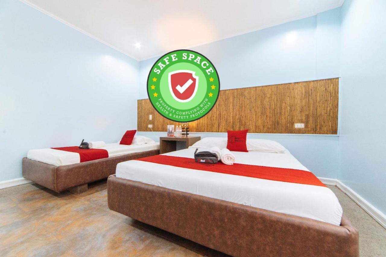 Reddoorz @ N Roldan Street Hotel Kalibo Exterior photo