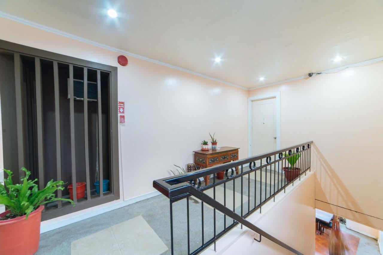 Reddoorz @ N Roldan Street Hotel Kalibo Exterior photo