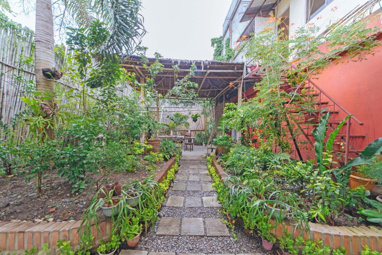 Reddoorz @ N Roldan Street Hotel Kalibo Exterior photo