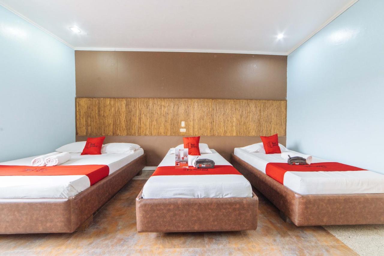 Reddoorz @ N Roldan Street Hotel Kalibo Exterior photo