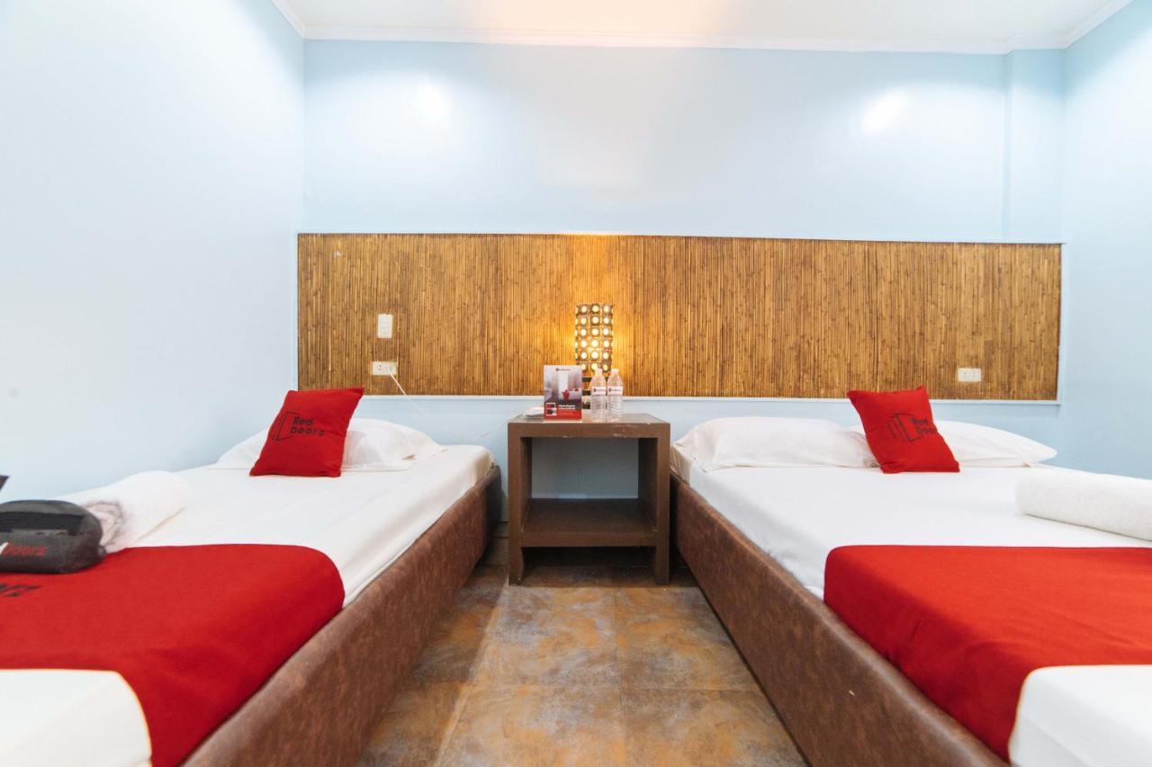 Reddoorz @ N Roldan Street Hotel Kalibo Exterior photo