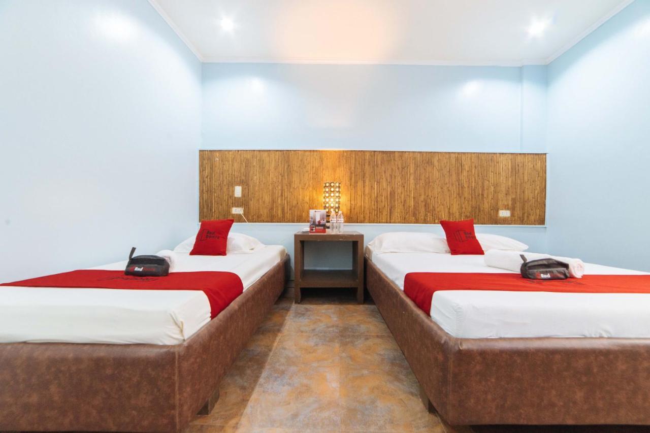 Reddoorz @ N Roldan Street Hotel Kalibo Exterior photo