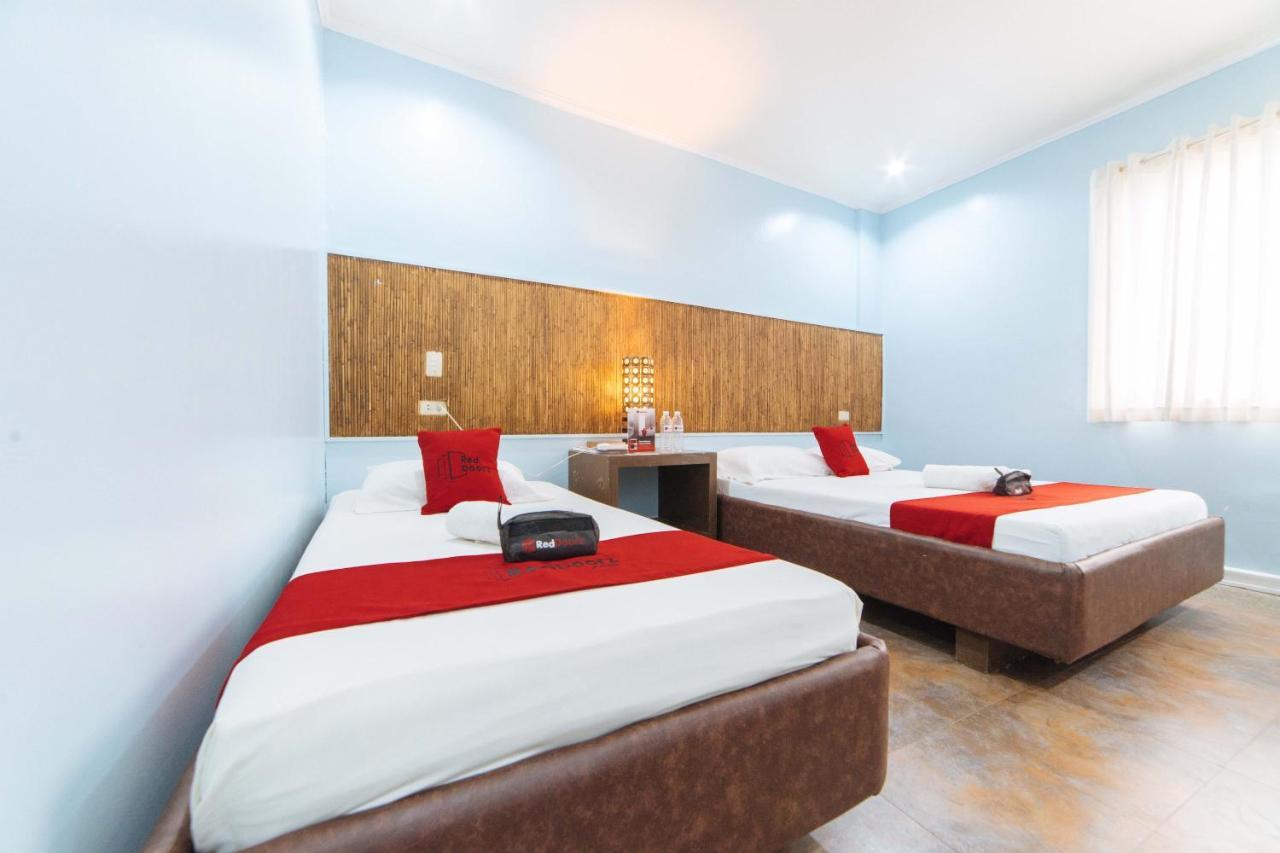 Reddoorz @ N Roldan Street Hotel Kalibo Exterior photo